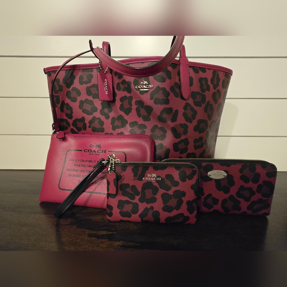 Coach City Tote Pink Leopard Wristlet Set
